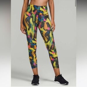 371. Lululemon Wunder Train HR 25” in undertone black multi